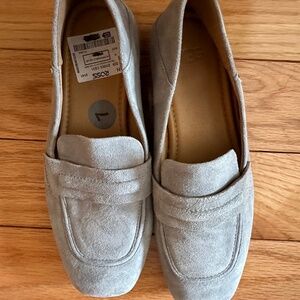 Ugg, Grey suede loafers. Size 7